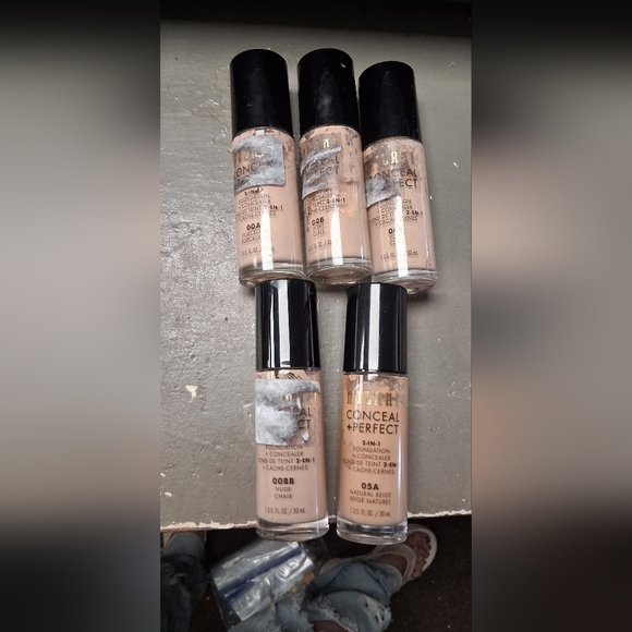 Milani 5 pc Light foundation Bundle - Picture 1 of 3